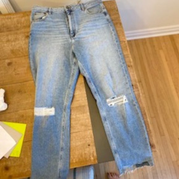 ASOS RIPPED MOM JEAN - Picture 1 of 6